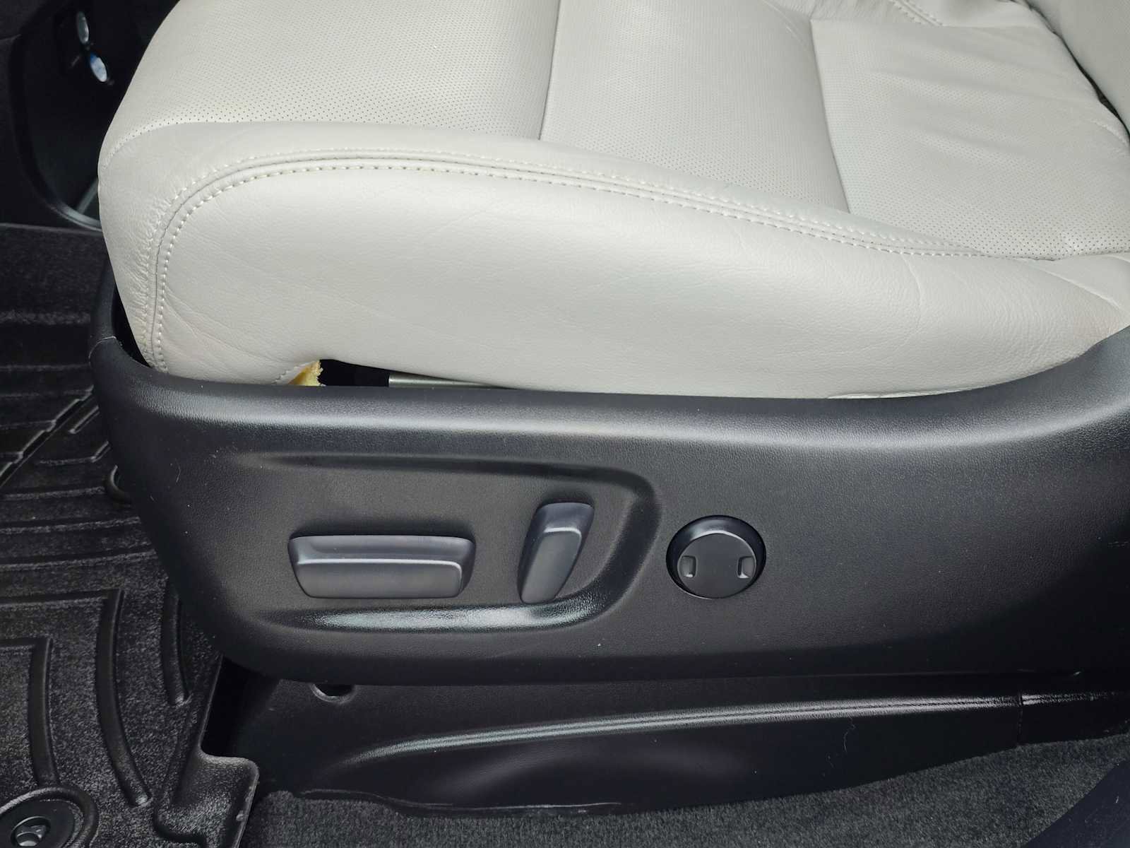 Used 2017 Toyota Sienna Limited Premium AWD/4WD image 26