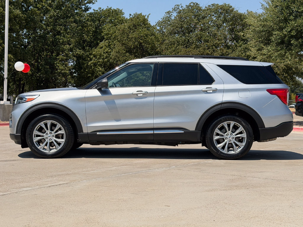 Used 2023 Ford Explorer XLT w/ Equipment Group 202A AWD/4WD image 5