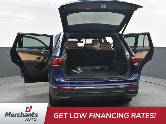 Used 2022 Volkswagen Tiguan SE AWD/4WD image 52