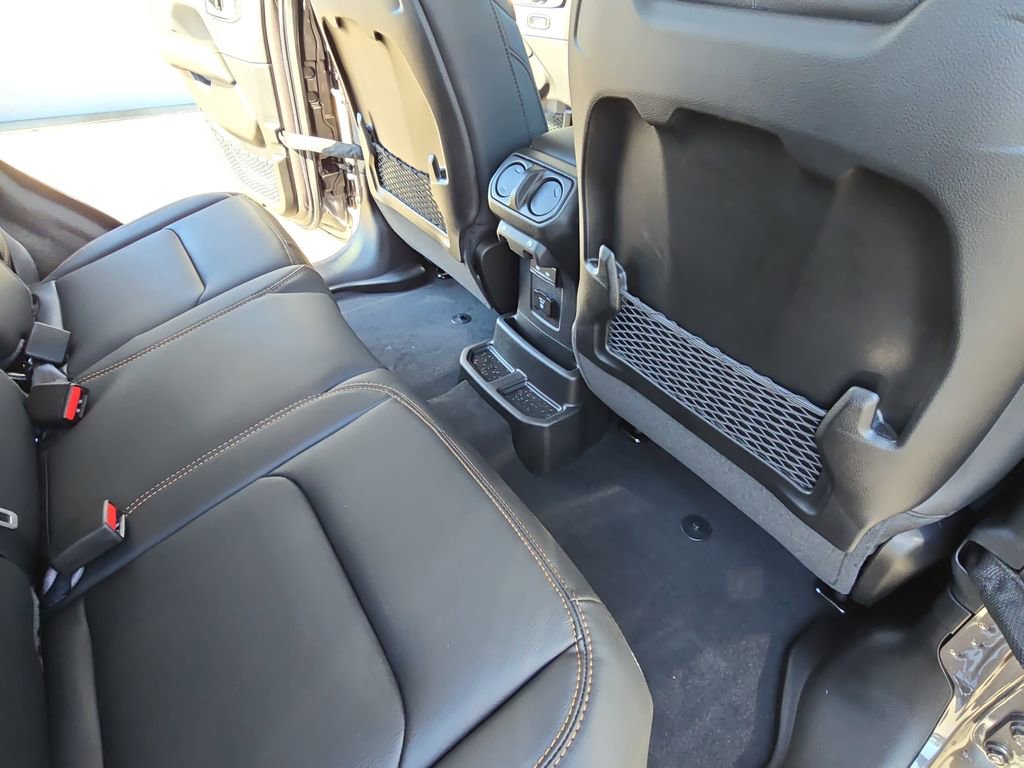 New 2026 Jeep Wrangler Sahara AWD/4WD image 33