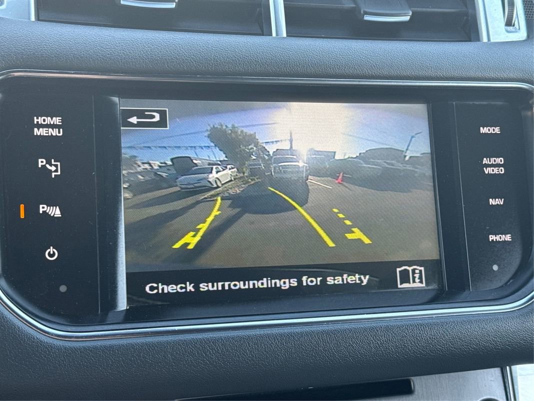 Used 2015 Land Rover Range Rover Sport SE image 31