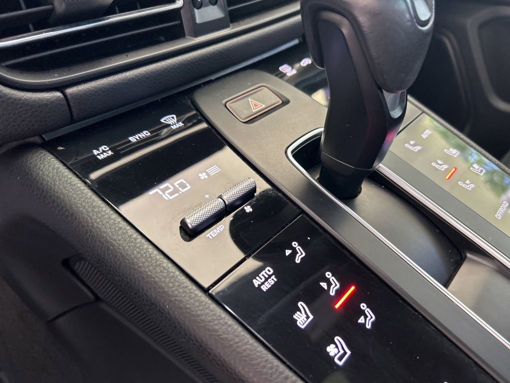 Used 2023 Porsche Macan Turbo AWD/4WD image 47