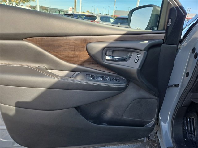 Certified 2022 Nissan Murano Platinum w/ Cargo Package image 11