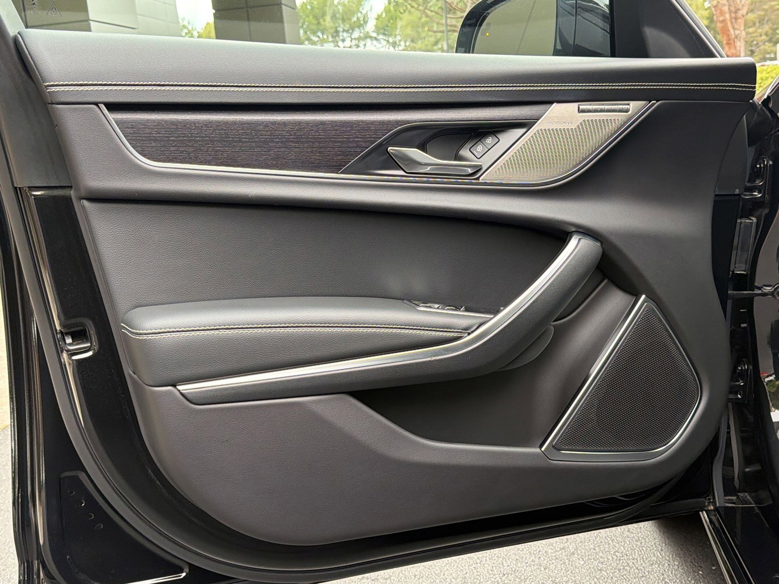 Used 2024 Jaguar XF R-Dynamic SE image 13