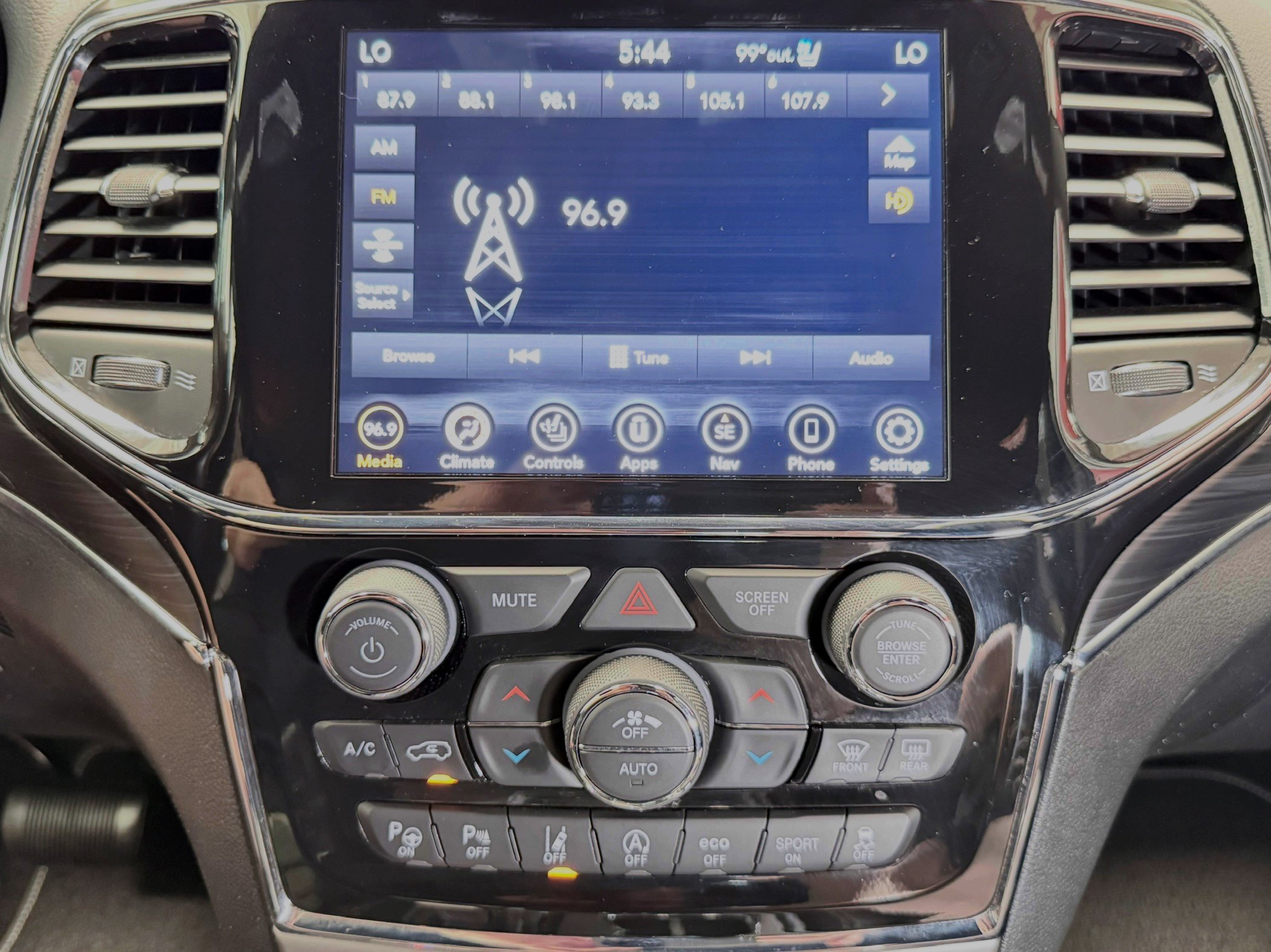 Used 2021 Jeep Grand Cherokee Limited w/ Quick Order Package 28K 80th AWD/4WD image 27