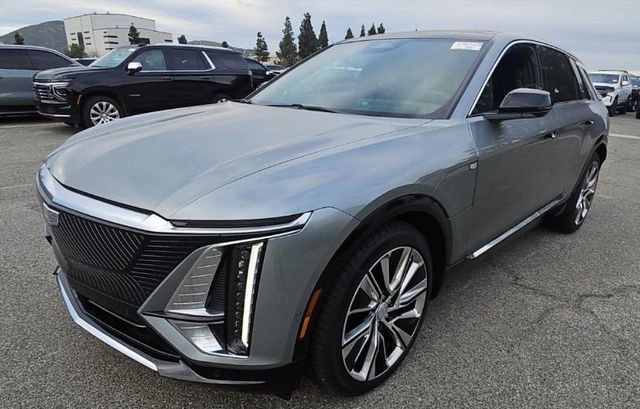 Used 2024 Cadillac Lyriq Luxury image 3