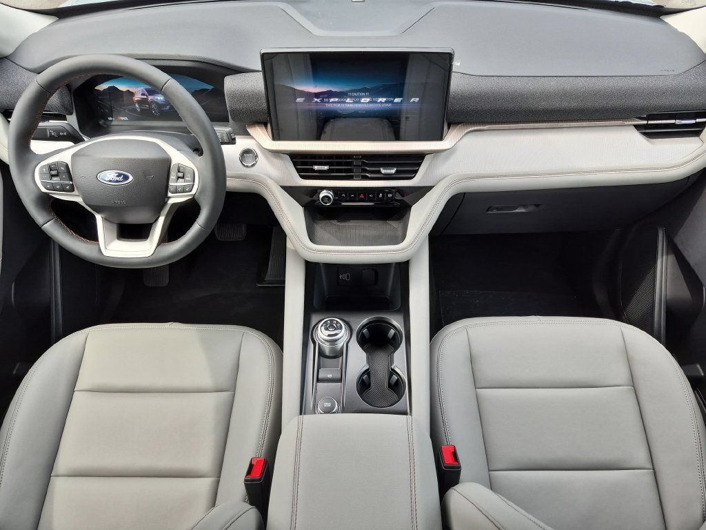 New 2026 Ford Explorer Active w/ Active Comfort Package AWD/4WD image 13
