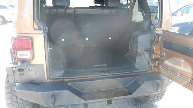 Used 2011 Jeep Wrangler Unlimited 70th Anniversary w/ Dual Top Group image 20