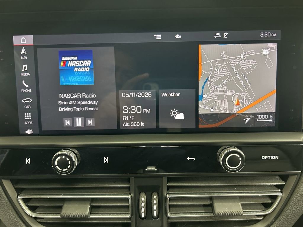Certified 2023 Porsche Macan Turbo AWD/4WD image 14