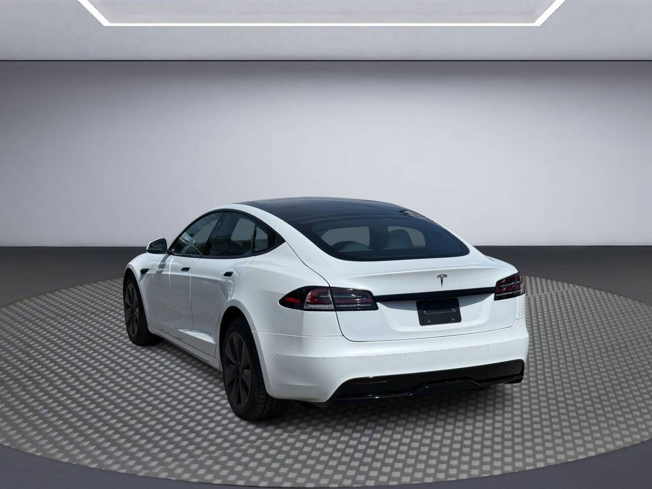 Used 2022 Tesla Model S AWD/4WD image 5