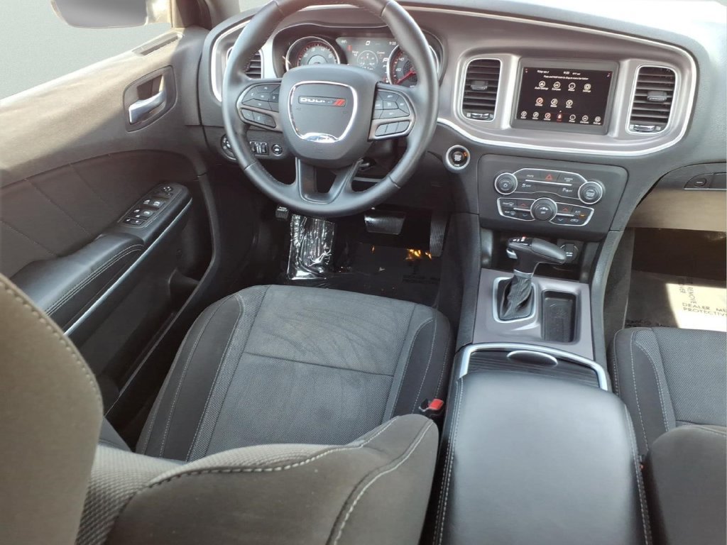 Used 2022 Dodge Charger SXT RWD image 6