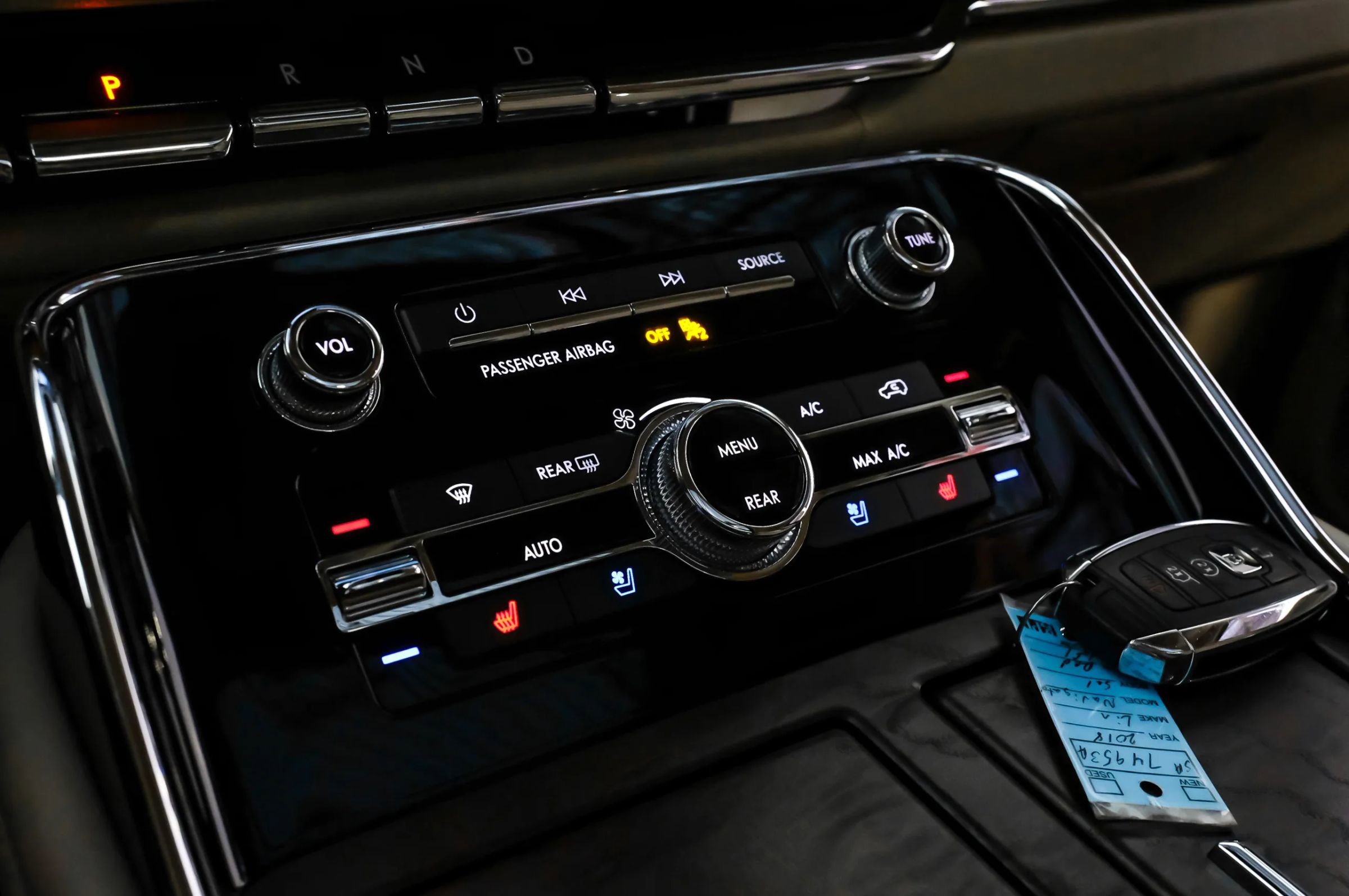 Used 2019 Lincoln Navigator Select image 16