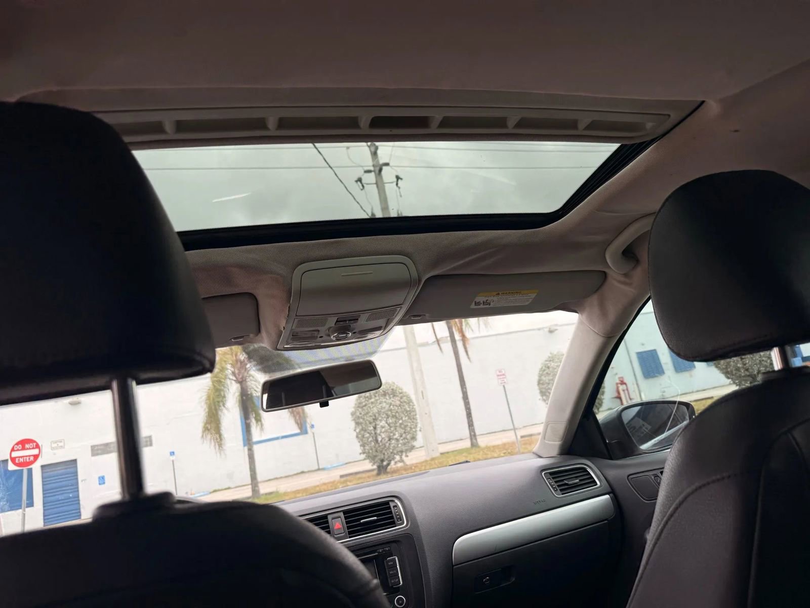 Used 2011 Volkswagen Jetta SEL image 14