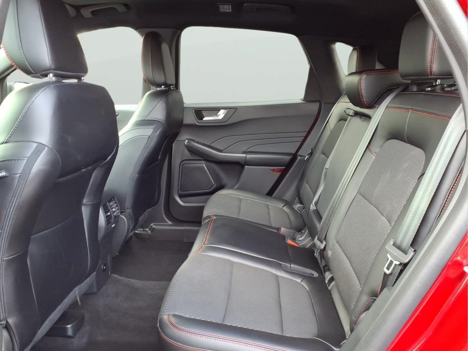 Used 2023 Ford Escape ST-Line w/ Tech Pack #1 AWD/4WD image 9