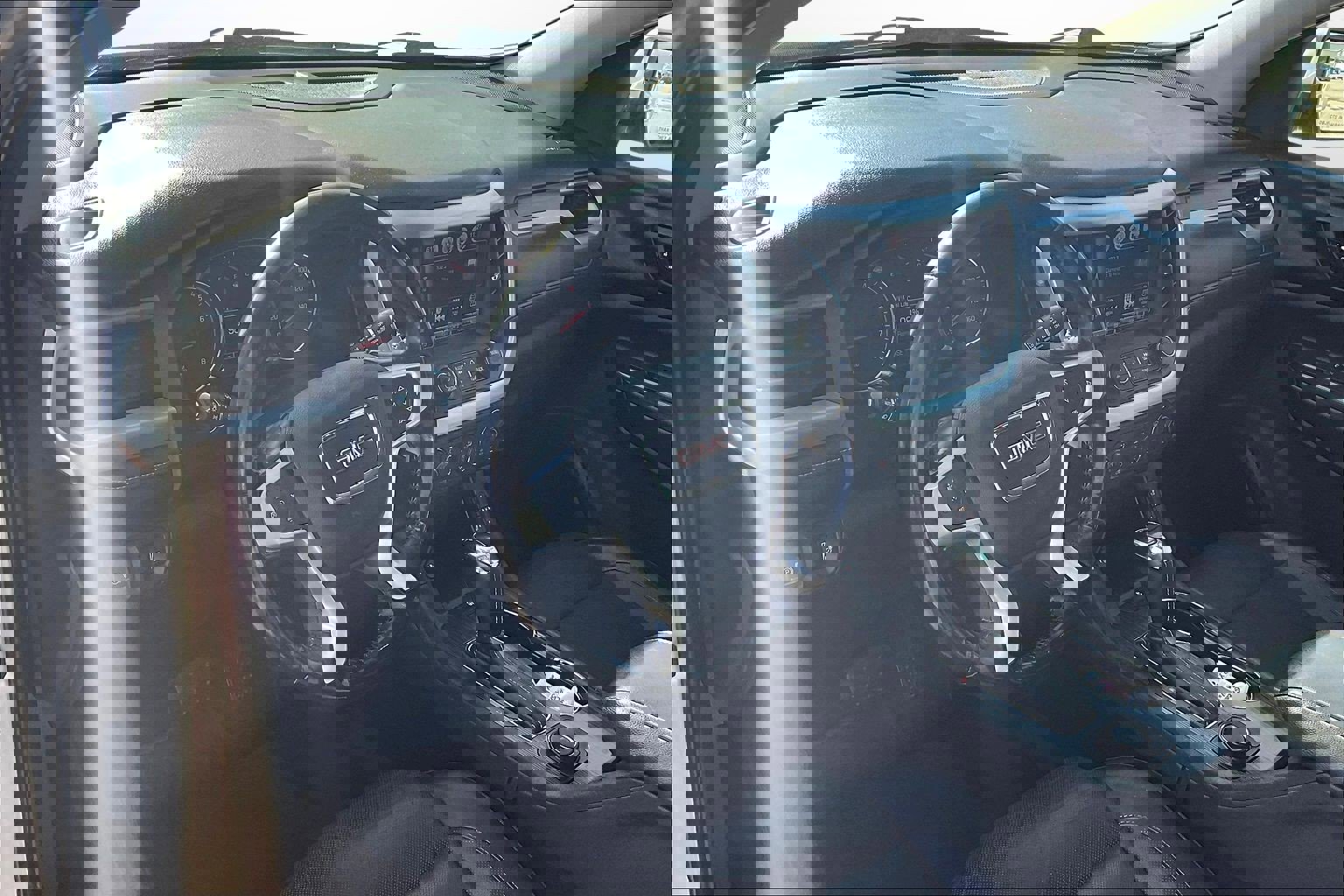 Used 2018 GMC Acadia SLT image 21