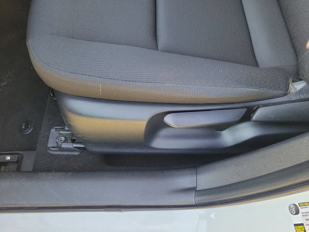 Used 2024 Toyota Corolla LE FWD image 15