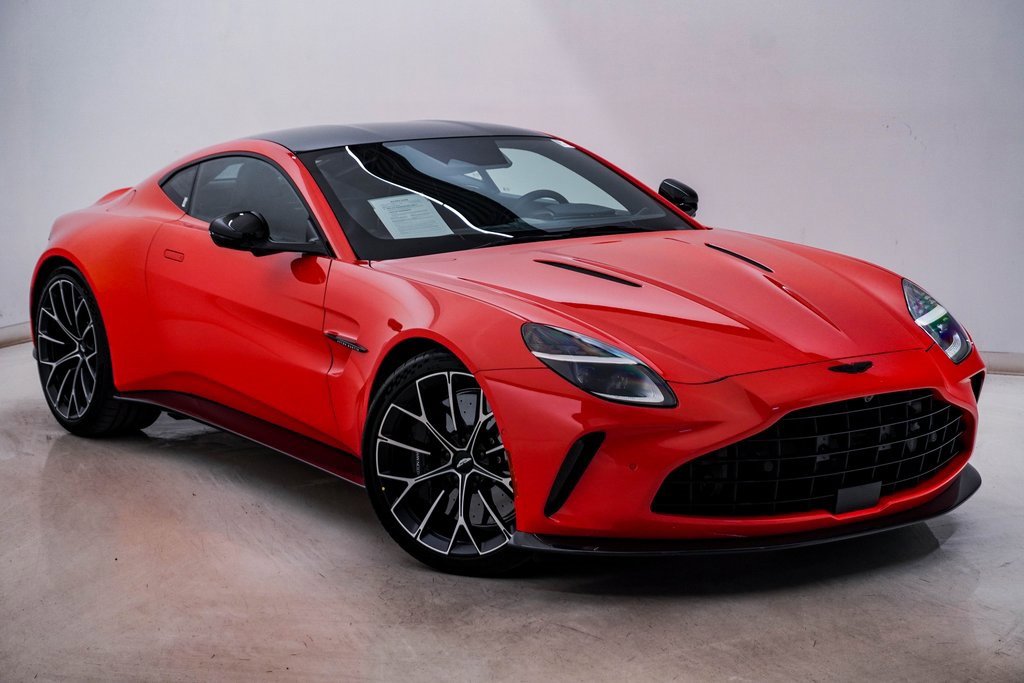 Used 2025 Aston Martin V8 Vantage Coupe image 3