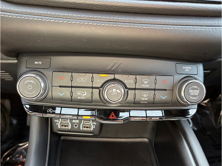 Used 2022 Dodge Durango SXT w/ Blacktop Package RWD image 29