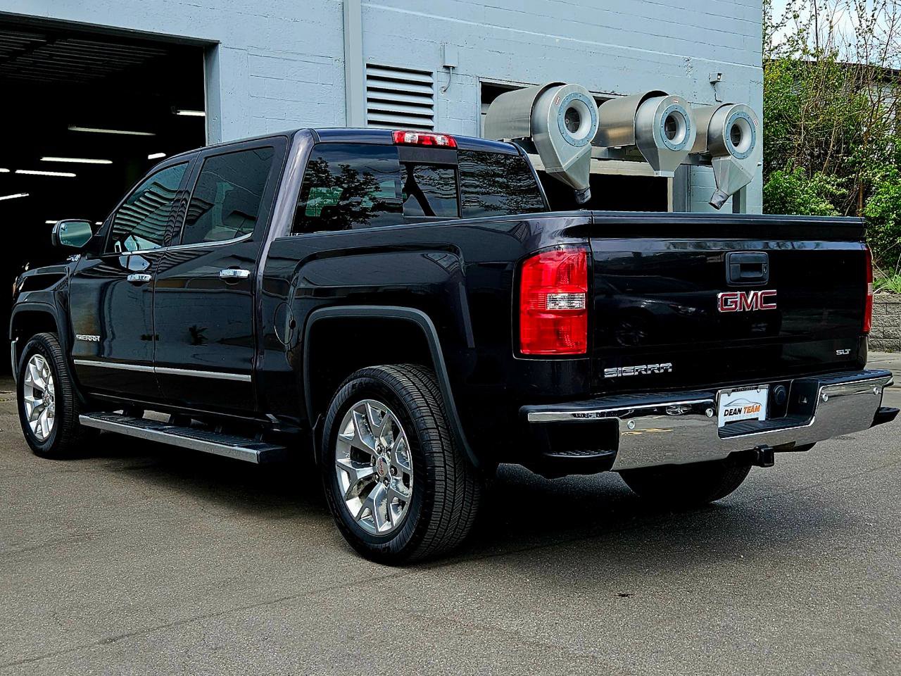 Used 2015 GMC Sierra 1500 SLT w/ SLT Crew Cab Value Package image 4