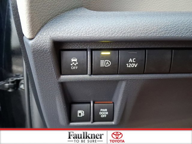 Certified 2023 Toyota Sienna Limited image 25