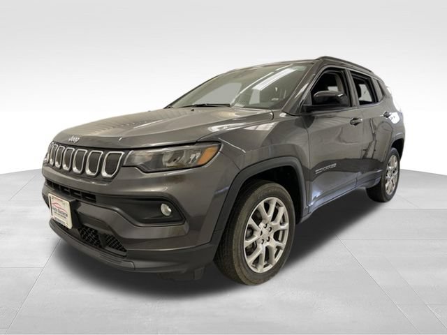 Used 2022 Jeep Compass Latitude AWD/4WD image 3