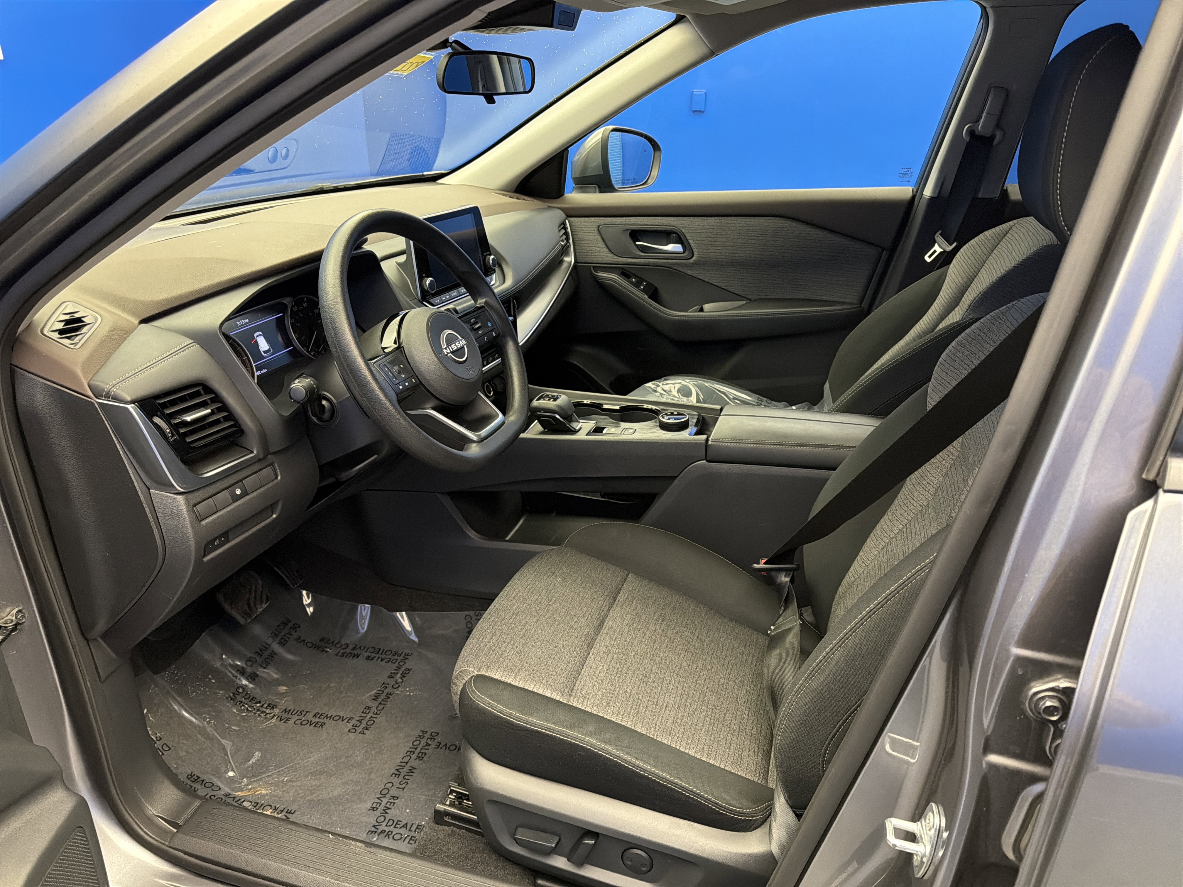 Used 2022 Nissan Rogue SV image 12