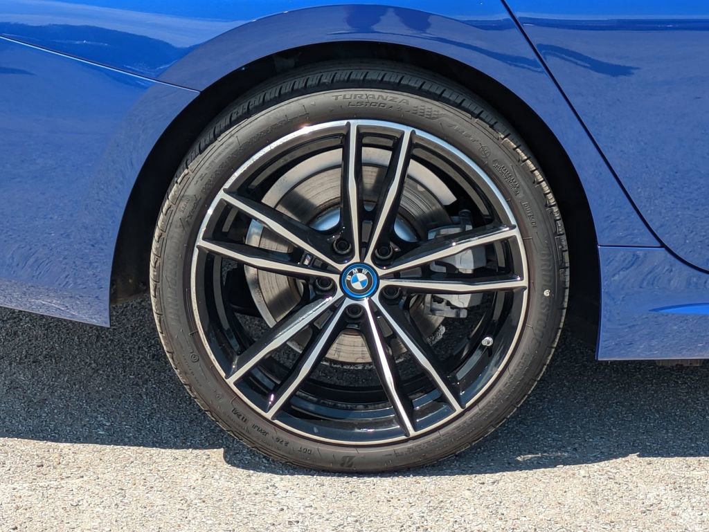 Used 2024 BMW 330e image 12