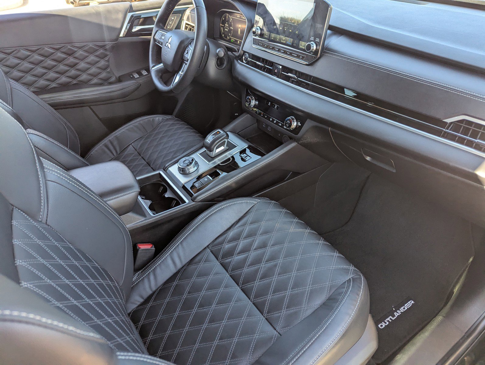 Used 2023 Mitsubishi Outlander SEL image 14