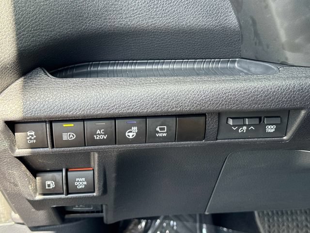 Used 2025 Toyota Sienna Platinum AWD/4WD image 29