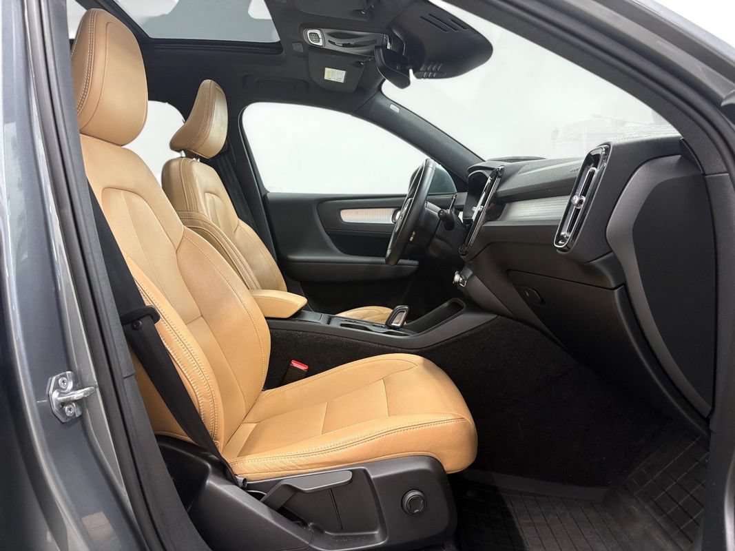 Used 2019 Volvo XC40 T5 Momentum AWD/4WD image 15