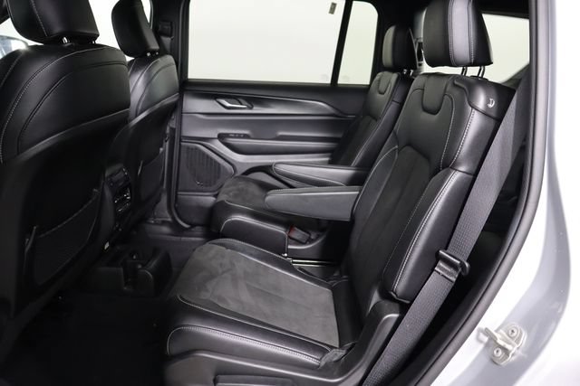 Used 2023 Jeep Grand Cherokee L Laredo AWD/4WD image 16
