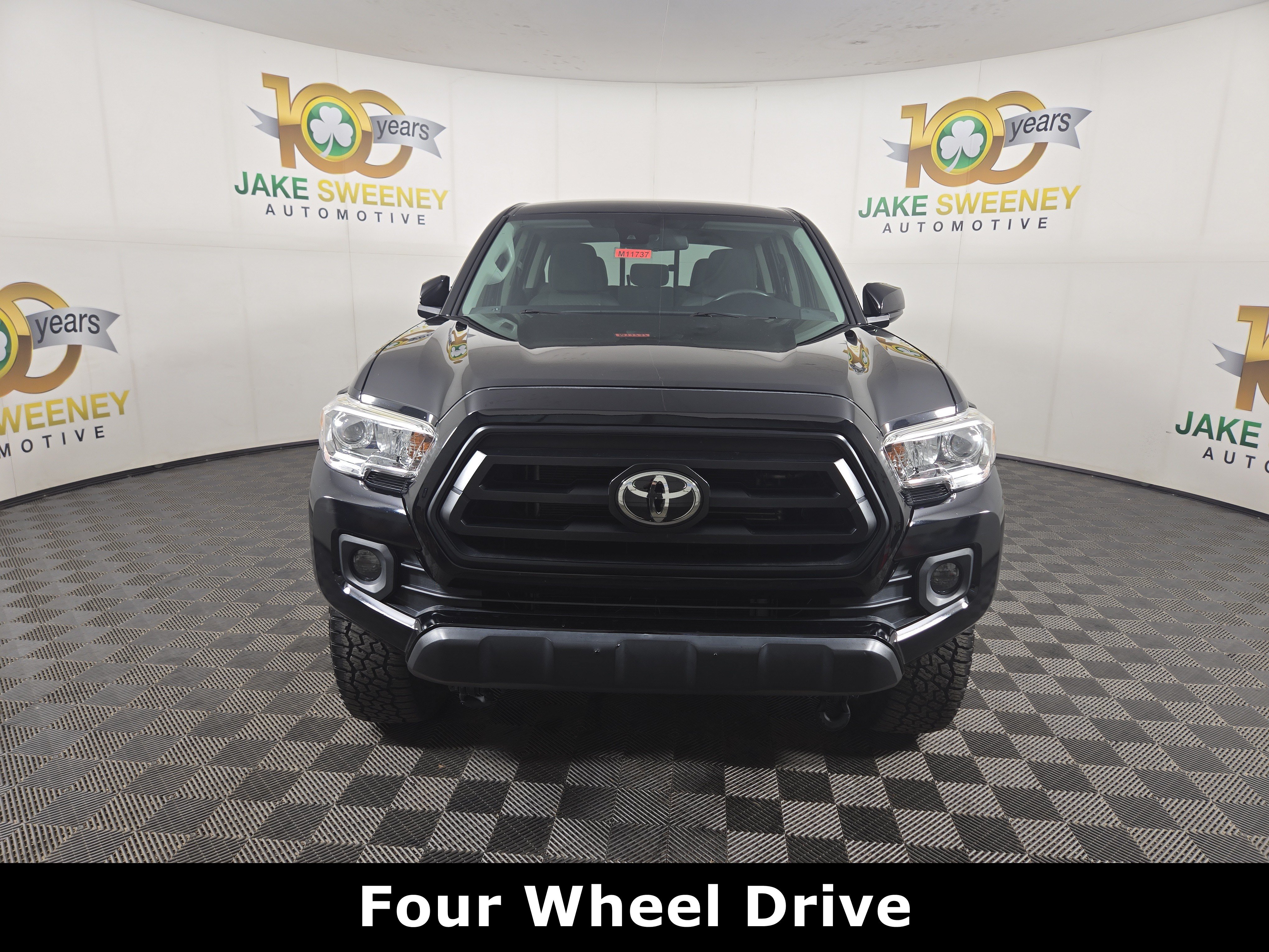 Used 2020 Toyota Tacoma SR AWD/4WD image 3