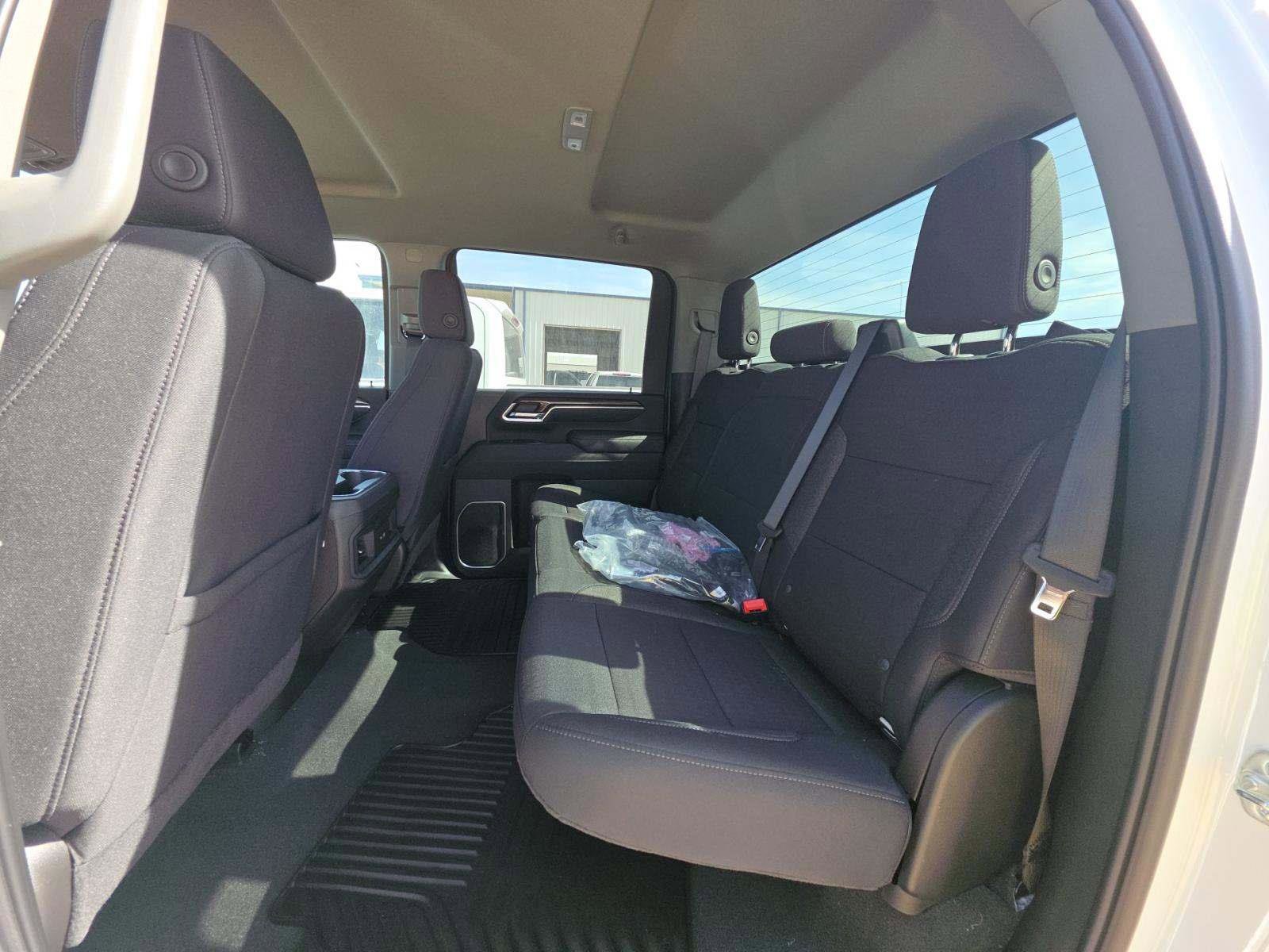 Used 2025 Chevrolet Silverado 2500 LT w/ Convenience Package image 8