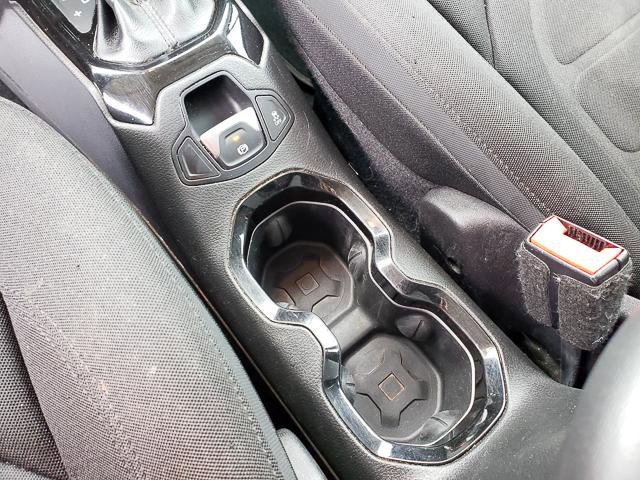 Used 2016 Jeep Renegade Latitude image 14