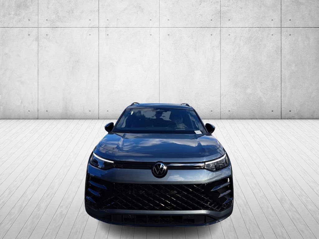 New 2026 Volkswagen Tiguan SE R-Line FWD image 2