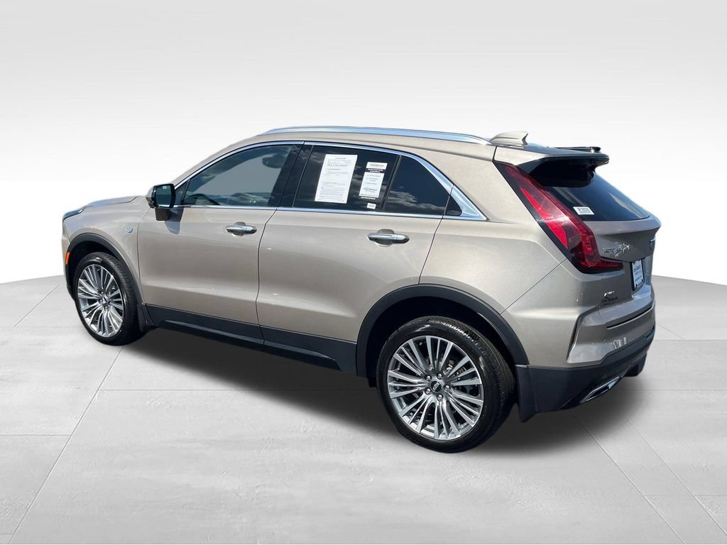 Used 2024 Cadillac XT4 Premium Luxury w/ Active Safety Package AWD/4WD image 3