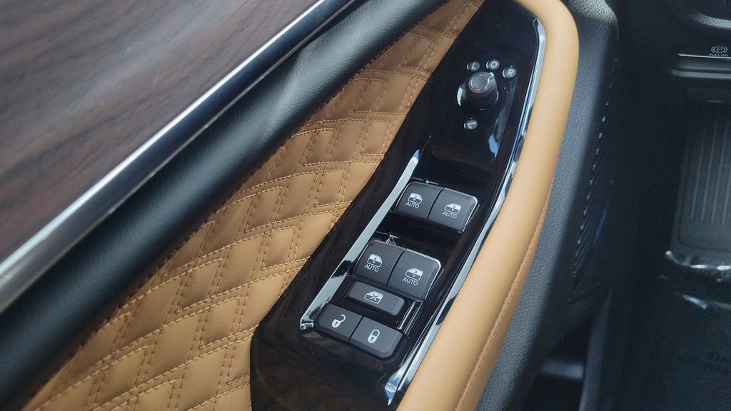 Used 2023 Jeep Grand Cherokee Summit w/ Adv Protech Group IV AWD/4WD image 19