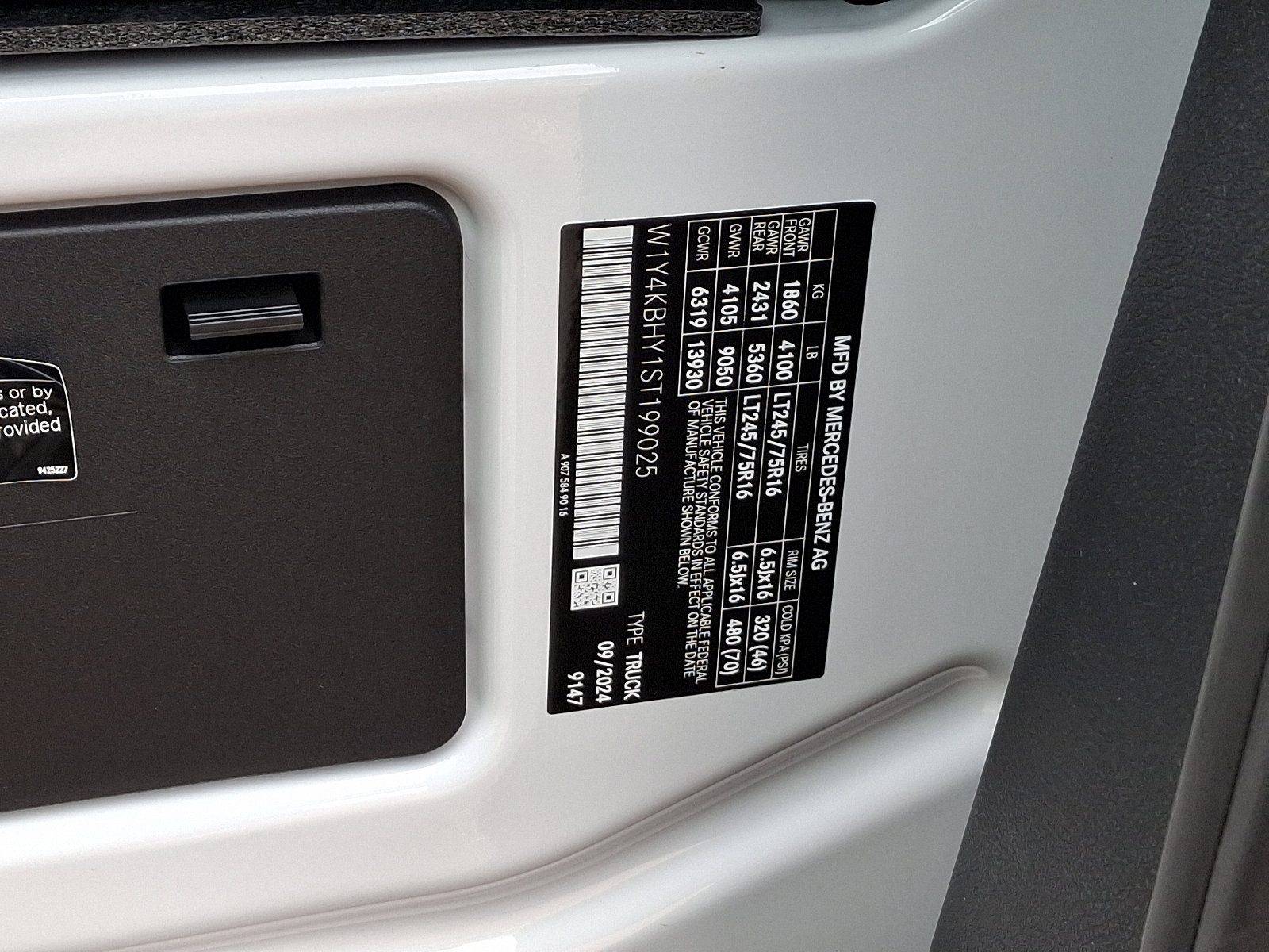 New 2025 Mercedes-Benz Sprinter 2500 image 18