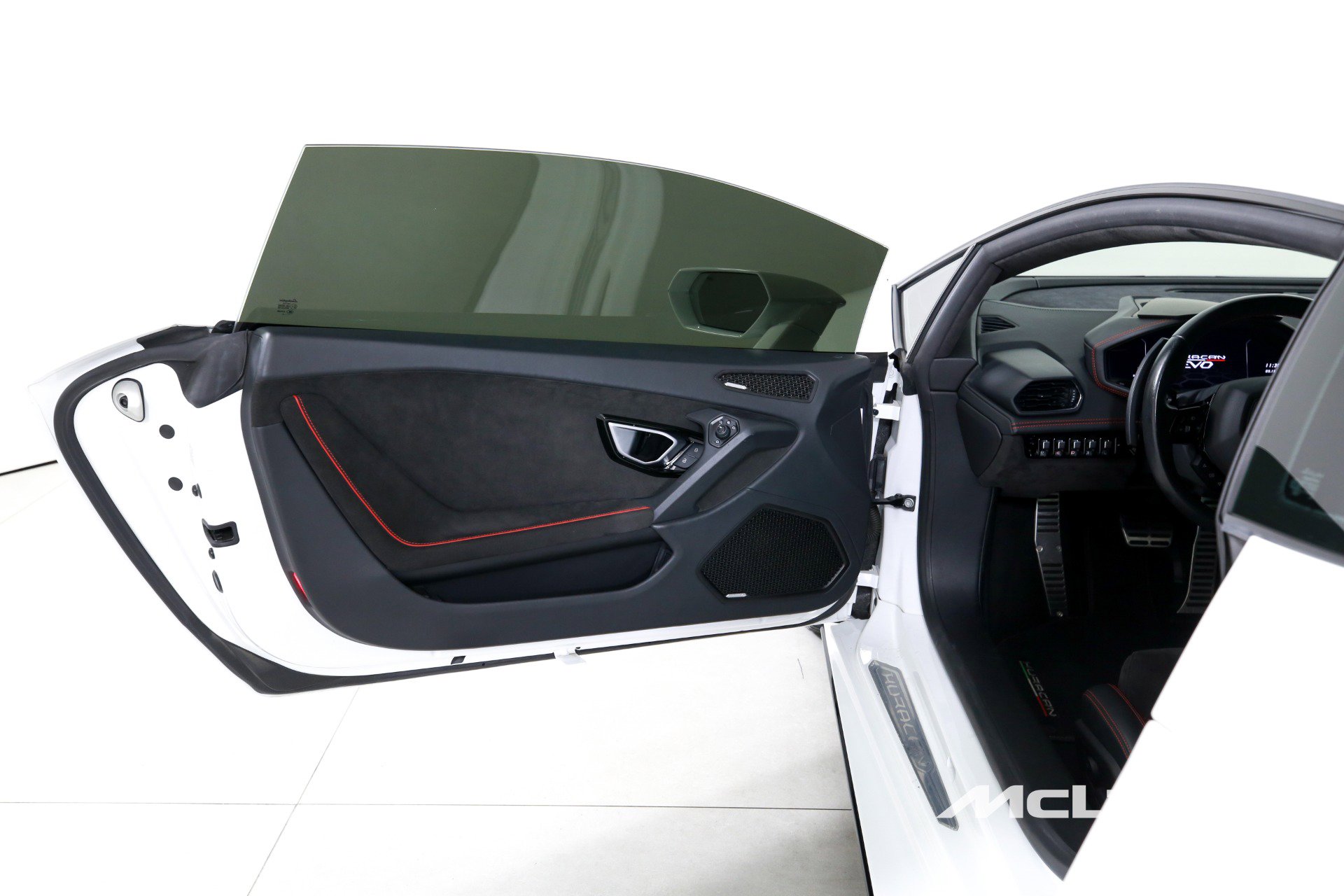 Used 2022 Lamborghini Huracan EVO RWD image 10