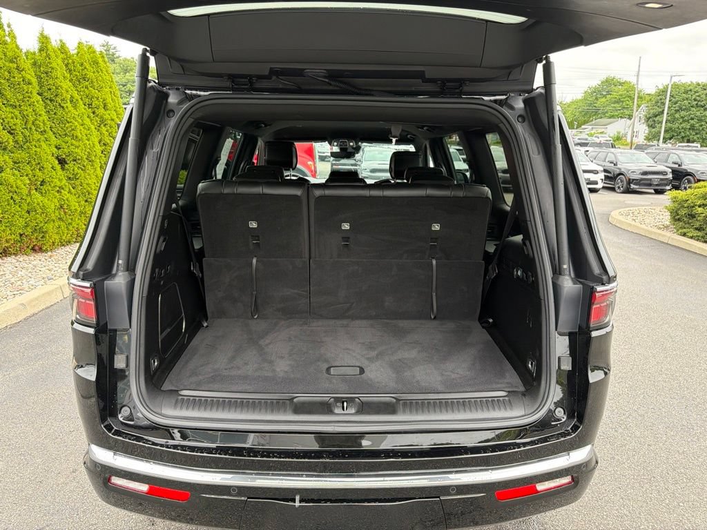 Used 2023 Jeep Wagoneer 4WD image 22