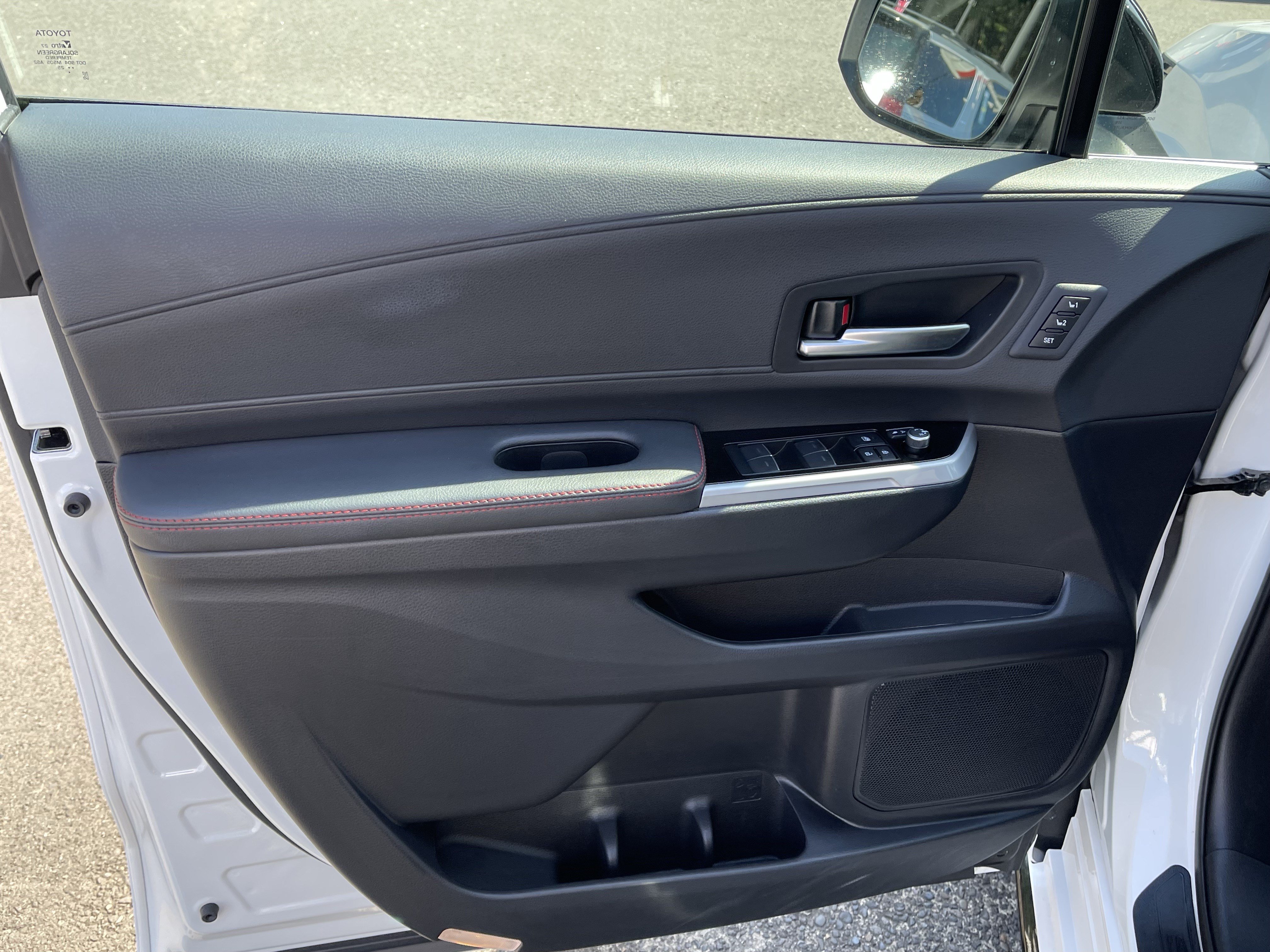 Certified 2025 Toyota Sienna XSE w/ XSE Premium Package AWD/4WD image 15