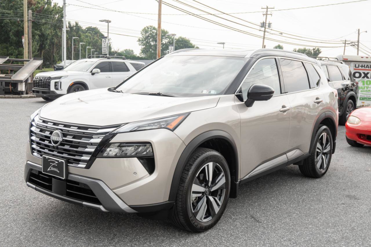Used 2025 Nissan Rogue SL w/ SL Premium Package AWD/4WD image 7
