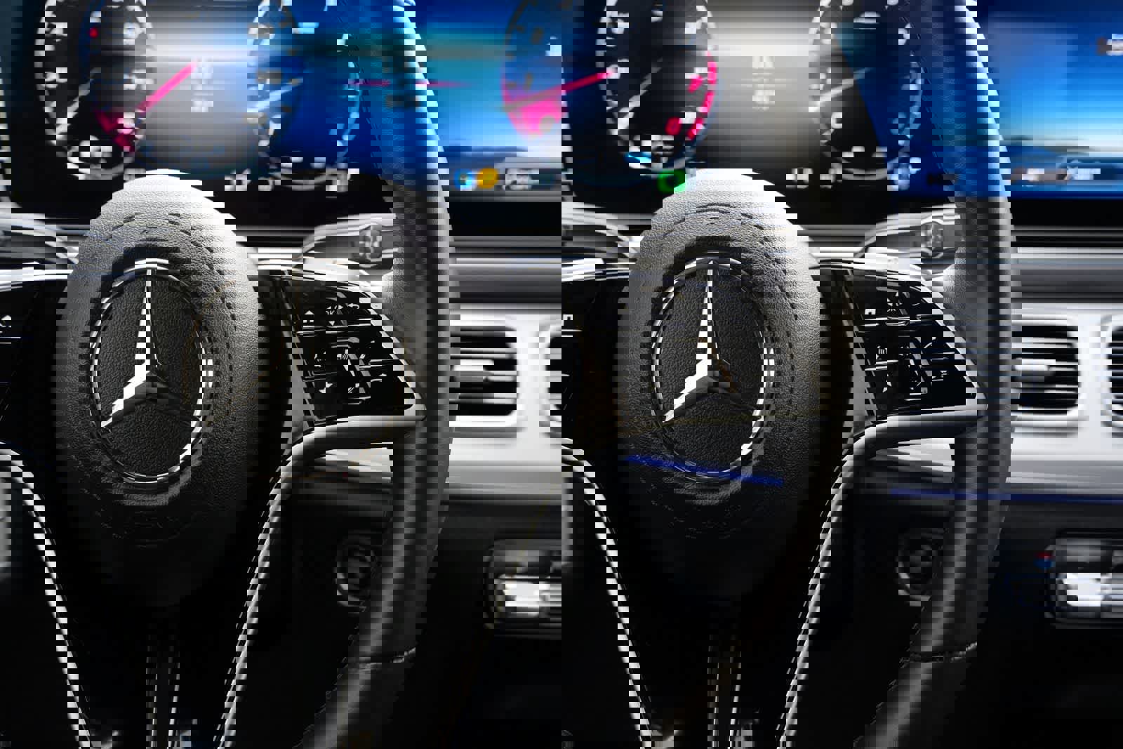 Used 2025 Mercedes-Benz GLE 350 4MATIC image 11