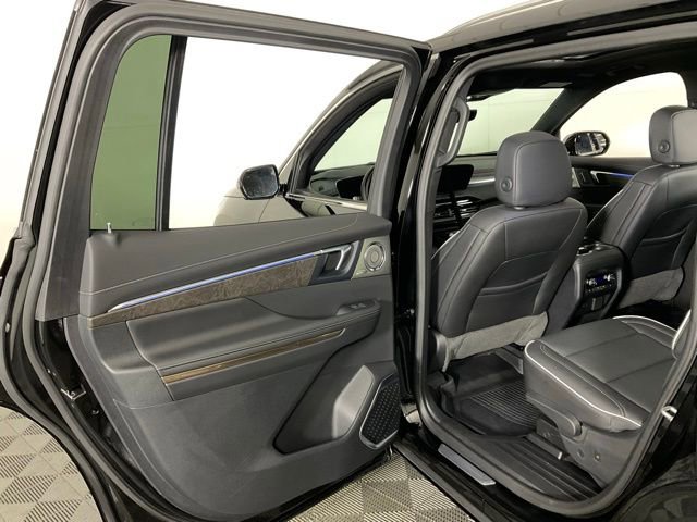 Used 2025 Buick Enclave Avenir w/ Super Cruise Package image 33