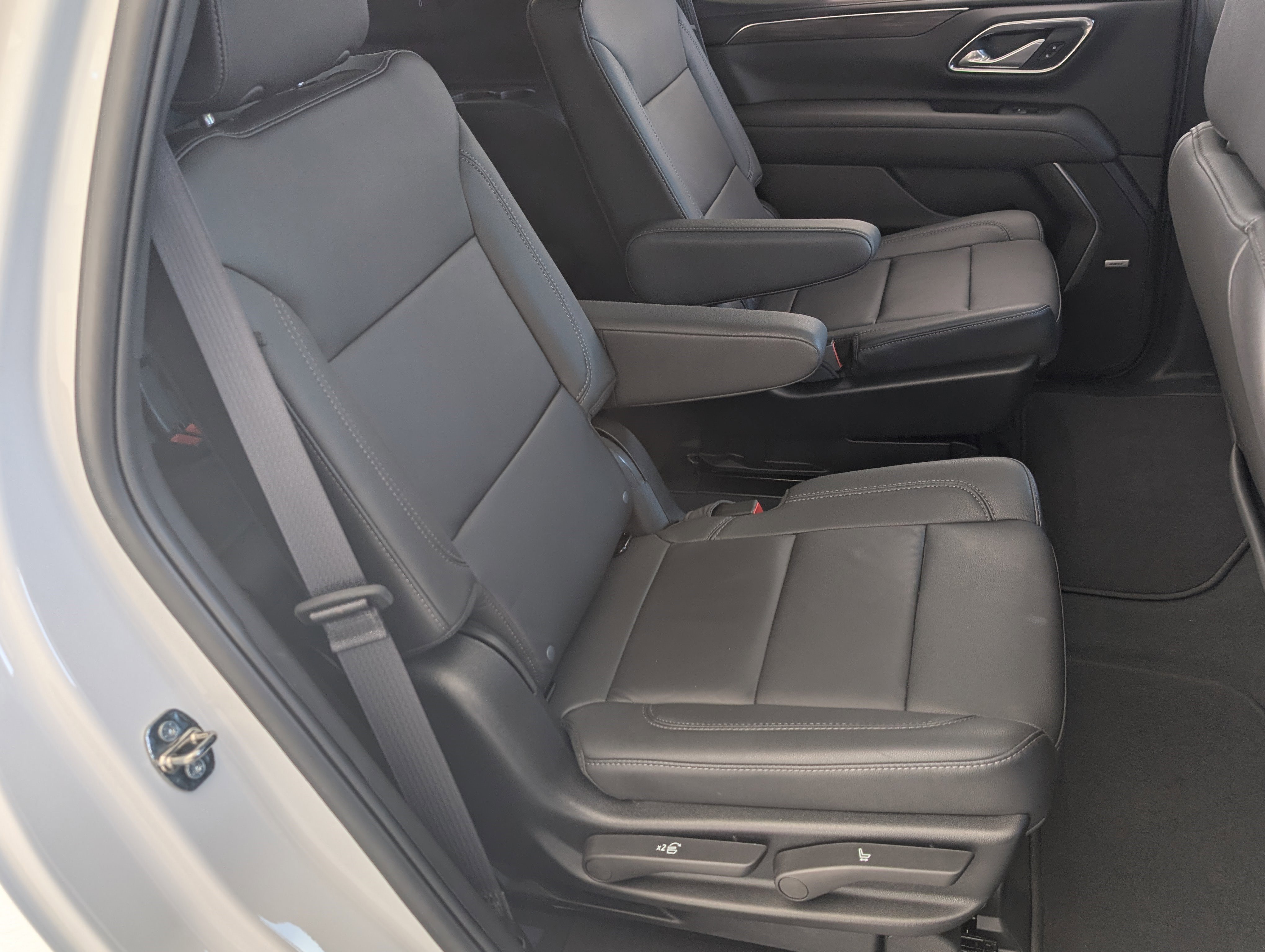 Used 2024 Chevrolet Tahoe Z71 w/ Z71 Off-Road Package image 21