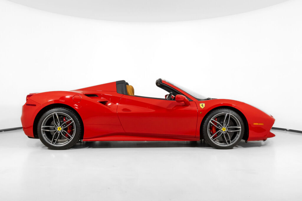 Used 2018 Ferrari 488 Spider image 10