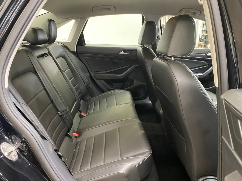 Used 2024 Volkswagen Jetta SE FWD image 18