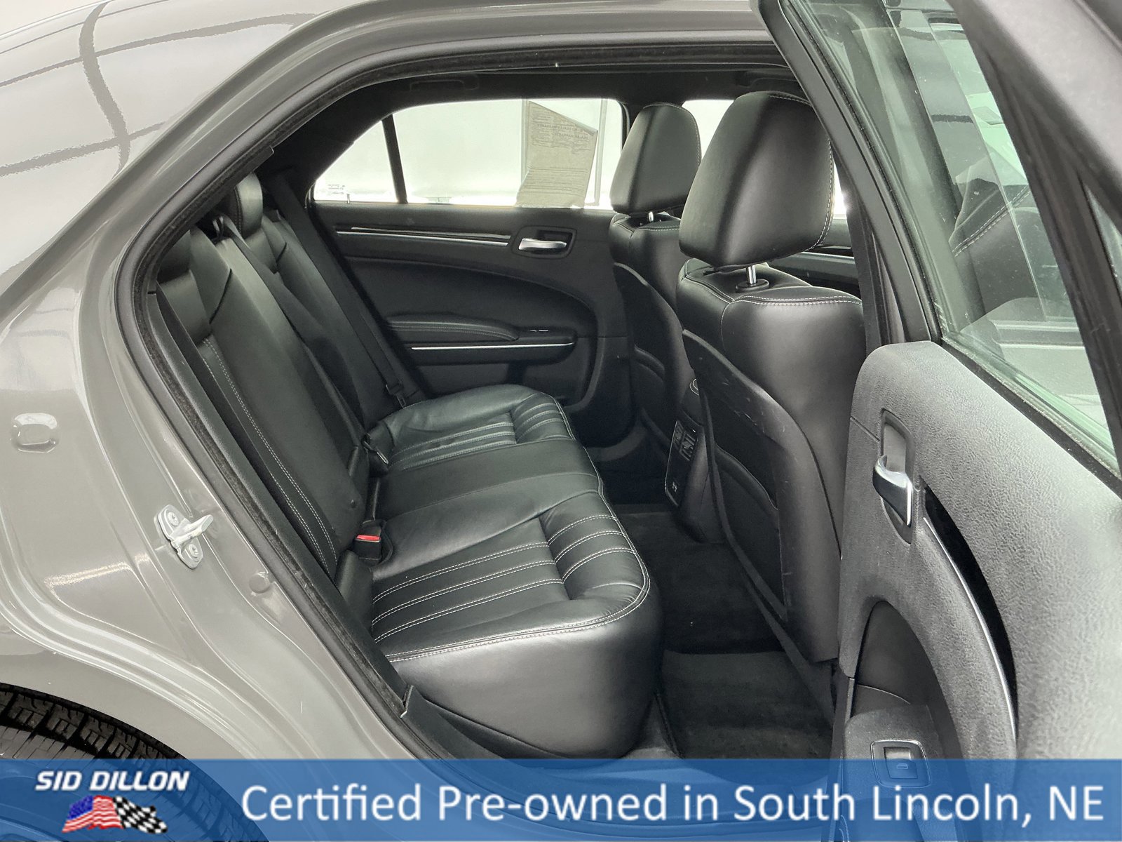 Used 2018 Chrysler 300 S image 22