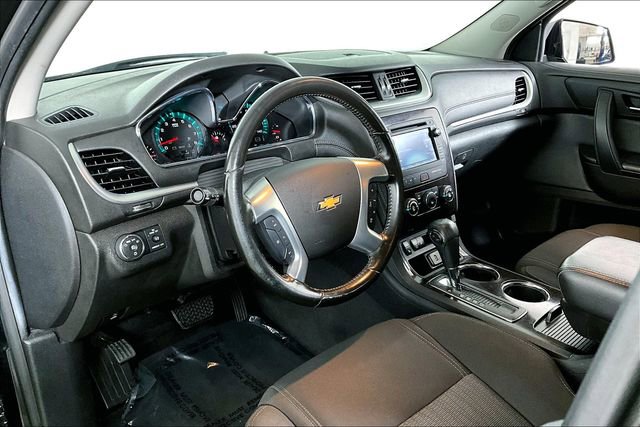 Used 2017 Chevrolet Traverse LT image 12