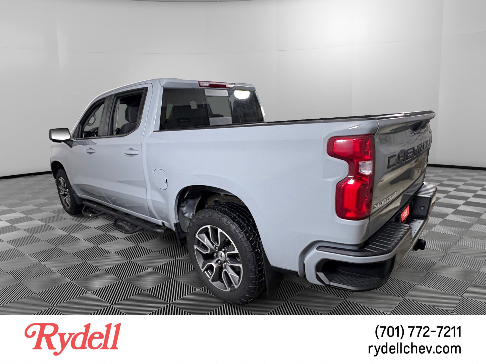 Used 2024 Chevrolet Silverado 1500 RST w/ Convenience Package II image 3
